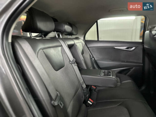 Серый Киа Niro, объемом двигателя 0 л и пробегом 120 тыс. км за 20900 $, фото 87 на Automoto.ua