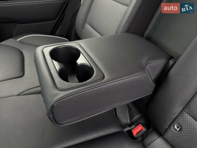 Серый Киа Niro, объемом двигателя 0 л и пробегом 70 тыс. км за 24400 $, фото 94 на Automoto.ua