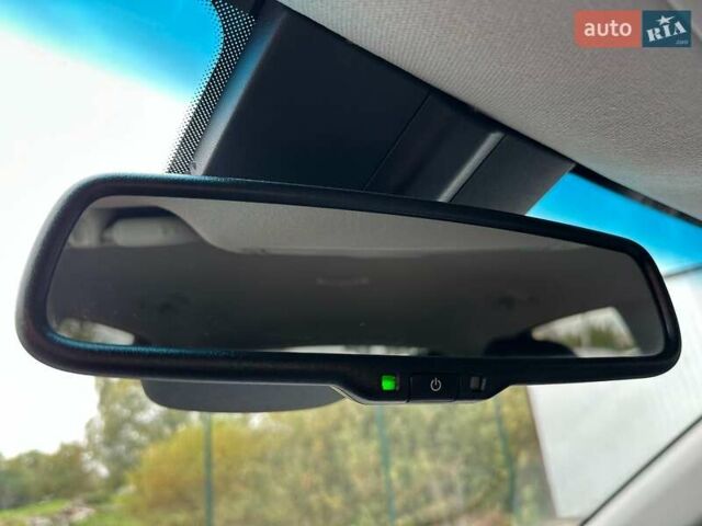 Серый Киа Niro, объемом двигателя 0 л и пробегом 44 тыс. км за 24900 $, фото 9 на Automoto.ua