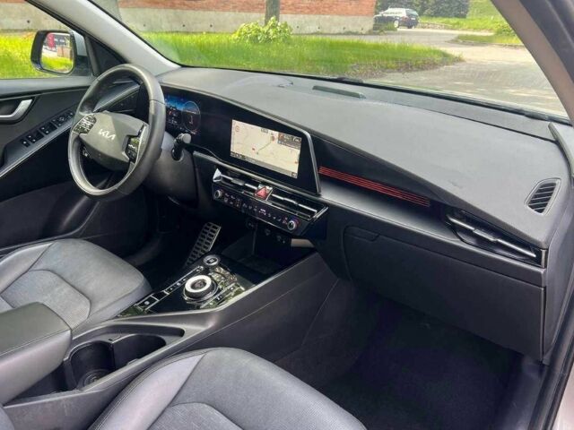 Серый Киа Niro, объемом двигателя 1.6 л и пробегом 23 тыс. км за 17000 $, фото 4 на Automoto.ua