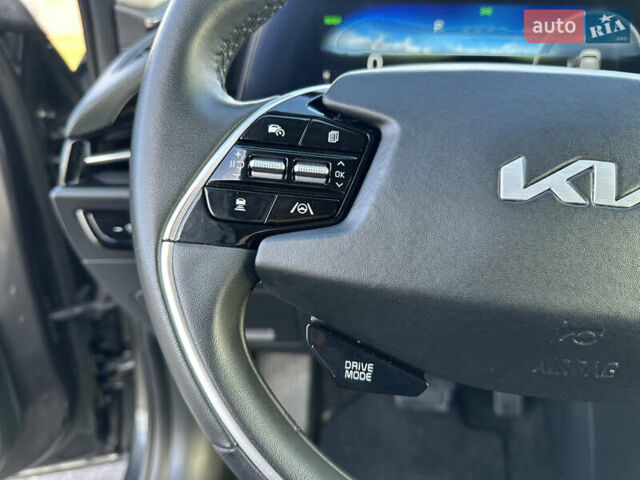 Сірий Кіа Niro, об'ємом двигуна 0 л та пробігом 120 тис. км за 21700 $, фото 63 на Automoto.ua