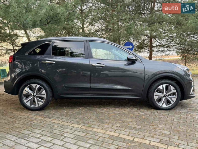 Серый Киа Niro, объемом двигателя 0 л и пробегом 40 тыс. км за 25900 $, фото 9 на Automoto.ua