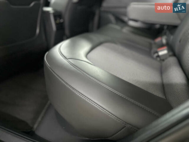 Серый Киа Niro, объемом двигателя 0 л и пробегом 120 тыс. км за 20900 $, фото 90 на Automoto.ua