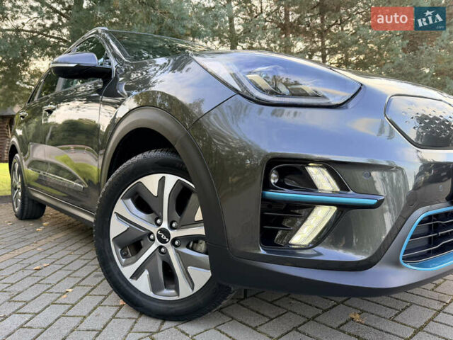 Серый Киа Niro, объемом двигателя 0 л и пробегом 50 тыс. км за 22990 $, фото 7 на Automoto.ua
