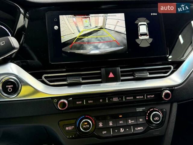 Серый Киа Niro, объемом двигателя 0 л и пробегом 22 тыс. км за 25107 $, фото 26 на Automoto.ua