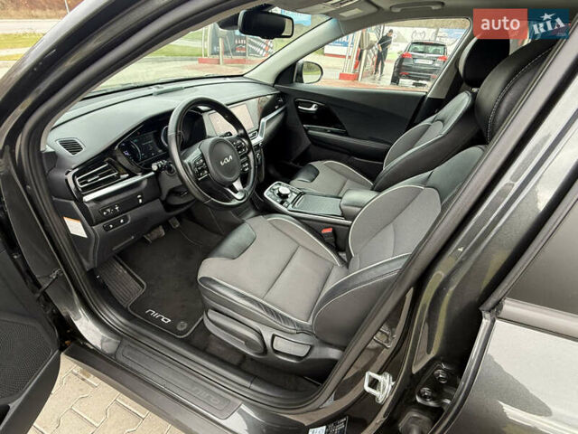 Сірий Кіа Niro, об'ємом двигуна 0 л та пробігом 81 тис. км за 18700 $, фото 14 на Automoto.ua