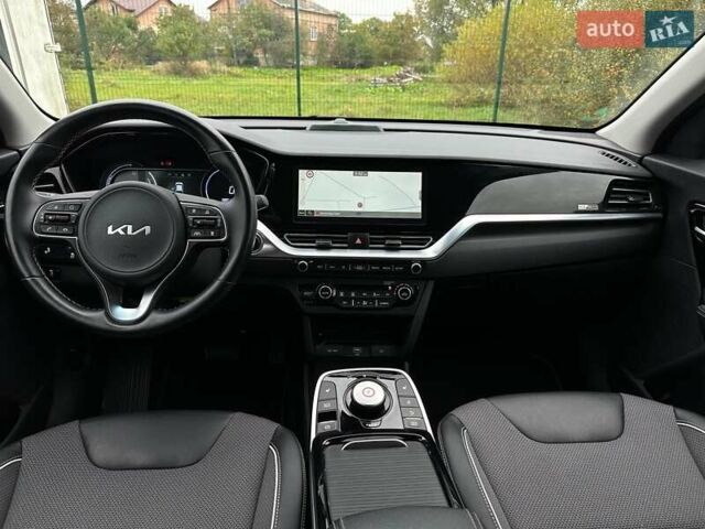 Сірий Кіа Niro, об'ємом двигуна 0 л та пробігом 44 тис. км за 24200 $, фото 36 на Automoto.ua