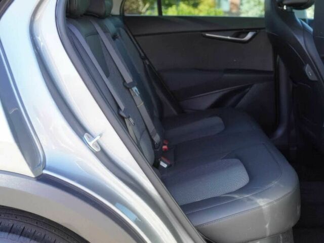 Сірий Кіа Niro, об'ємом двигуна 1.6 л та пробігом 18 тис. км за 6900 $, фото 11 на Automoto.ua