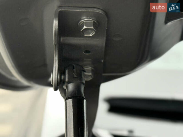 Серый Киа Niro, объемом двигателя 0 л и пробегом 54 тыс. км за 26700 $, фото 100 на Automoto.ua
