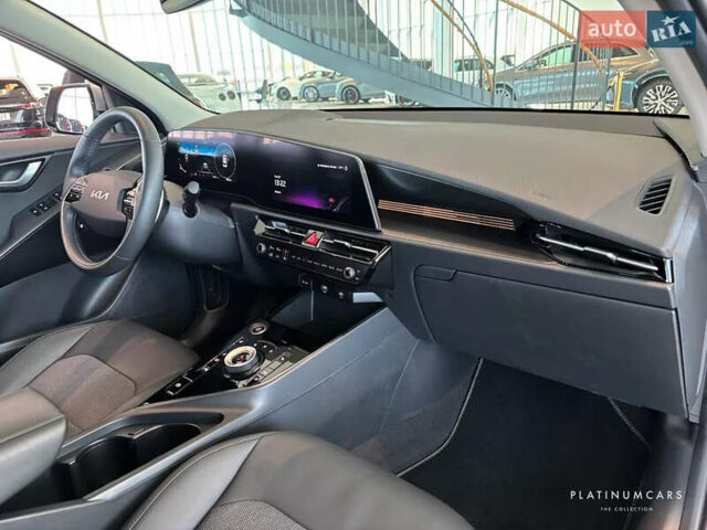 Сірий Кіа Niro, об'ємом двигуна 0 л та пробігом 40 тис. км за 26950 $, фото 7 на Automoto.ua