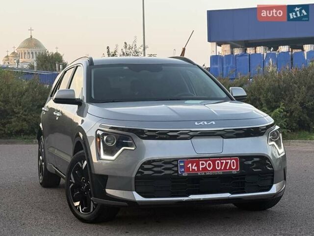 Серый Киа Niro, объемом двигателя 0 л и пробегом 118 тыс. км за 21999 $, фото 1 на Automoto.ua