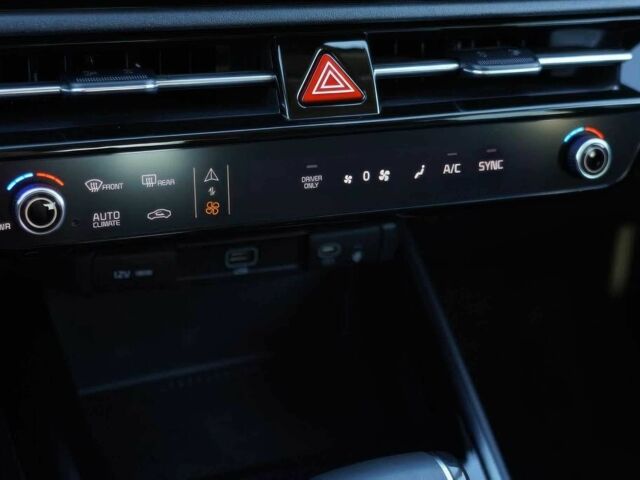 Сірий Кіа Niro, об'ємом двигуна 1.6 л та пробігом 18 тис. км за 6900 $, фото 9 на Automoto.ua