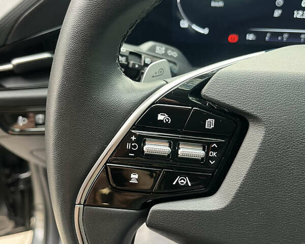 Серый Киа Niro, объемом двигателя 0 л и пробегом 43 тыс. км за 26700 $, фото 19 на Automoto.ua