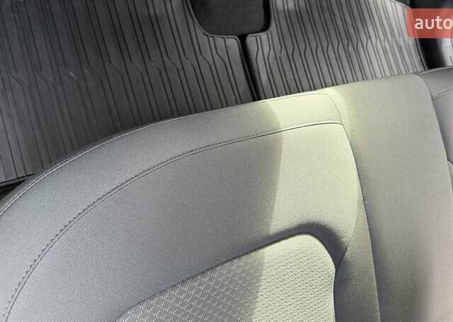 Сірий Кіа Niro, об'ємом двигуна 0 л та пробігом 42 тис. км за 25950 $, фото 69 на Automoto.ua