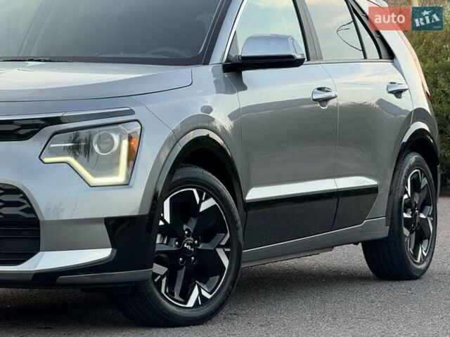 Серый Киа Niro, объемом двигателя 0 л и пробегом 118 тыс. км за 21999 $, фото 9 на Automoto.ua