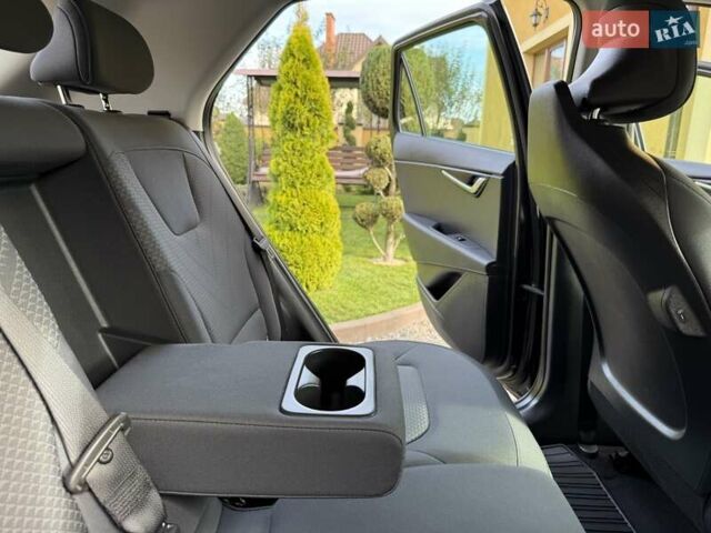 Сірий Кіа Niro, об'ємом двигуна 0 л та пробігом 42 тис. км за 25950 $, фото 82 на Automoto.ua