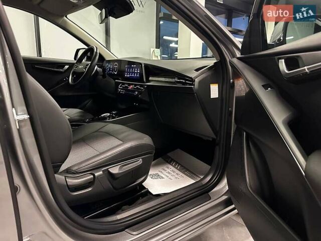Серый Киа Niro, объемом двигателя 0 л и пробегом 32 тыс. км за 27700 $, фото 32 на Automoto.ua