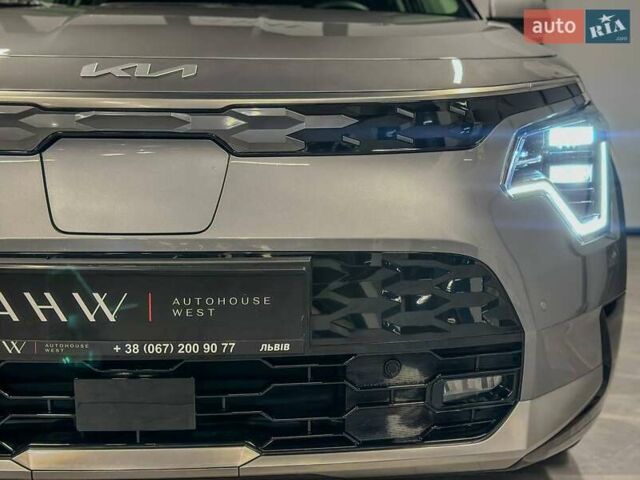Серый Киа Niro, объемом двигателя 0 л и пробегом 32 тыс. км за 27700 $, фото 3 на Automoto.ua