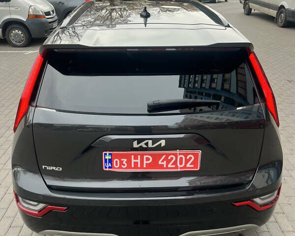 Серый Киа Niro, объемом двигателя 0 л и пробегом 43 тыс. км за 26700 $, фото 5 на Automoto.ua