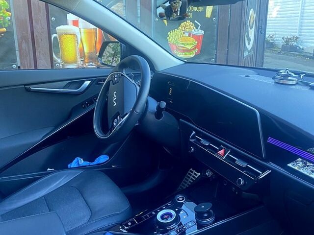 Серый Киа Niro, объемом двигателя 1.6 л и пробегом 14 тыс. км за 33000 $, фото 2 на Automoto.ua