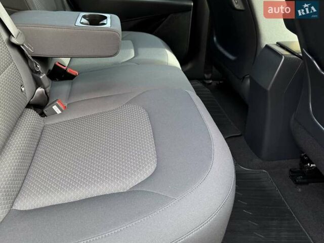 Сірий Кіа Niro, об'ємом двигуна 0 л та пробігом 42 тис. км за 25950 $, фото 152 на Automoto.ua
