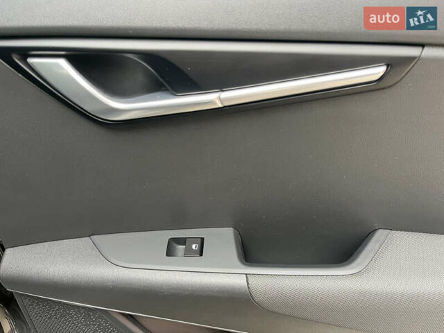 Сірий Кіа Niro, об'ємом двигуна 0 л та пробігом 43 тис. км за 25800 $, фото 36 на Automoto.ua