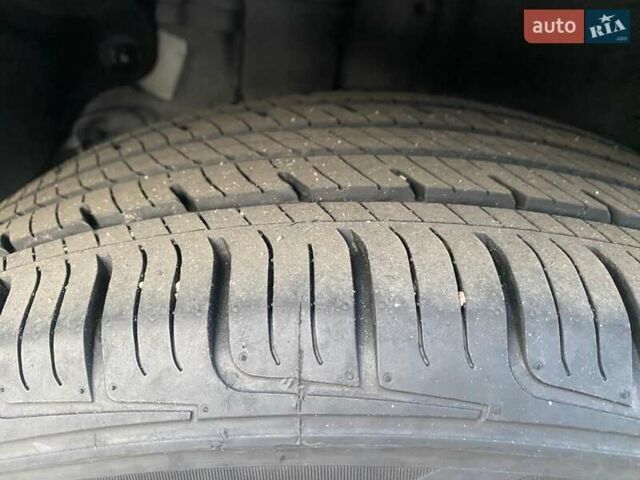 Серый Киа Niro, объемом двигателя 0 л и пробегом 170 тыс. км за 20500 $, фото 8 на Automoto.ua