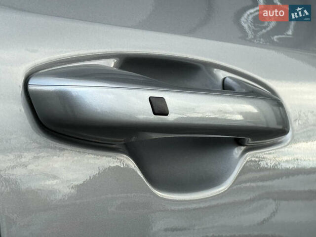 Сірий Кіа Niro, об'ємом двигуна 0 л та пробігом 35 тис. км за 23900 $, фото 45 на Automoto.ua