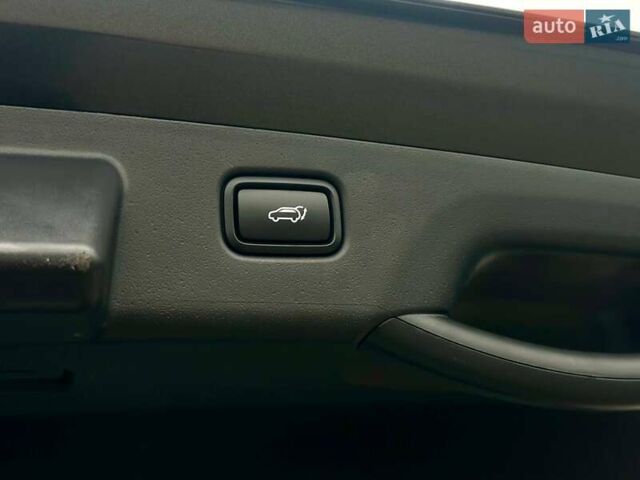 Серый Киа Niro, объемом двигателя 0 л и пробегом 8 тыс. км за 24900 $, фото 28 на Automoto.ua