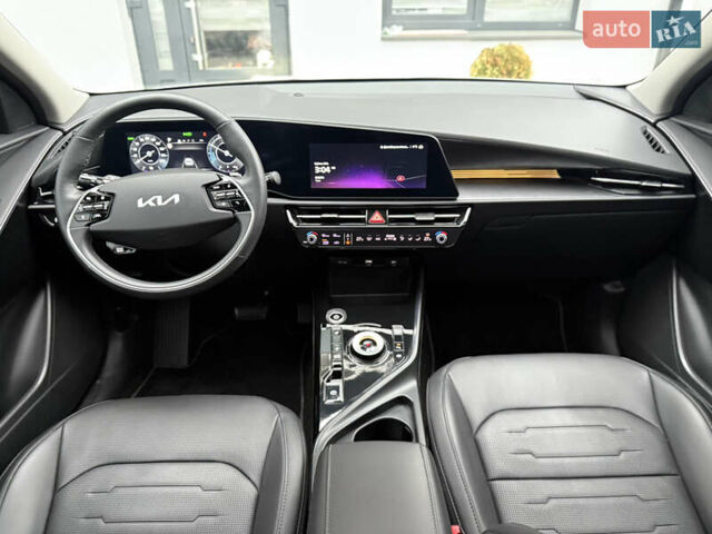 Серый Киа Niro, объемом двигателя 0 л и пробегом 54 тыс. км за 26700 $, фото 84 на Automoto.ua