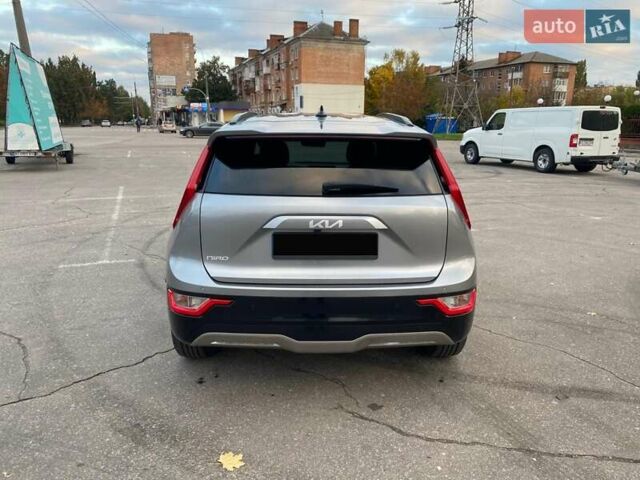 Серый Киа Niro, объемом двигателя 0 л и пробегом 170 тыс. км за 20500 $, фото 2 на Automoto.ua