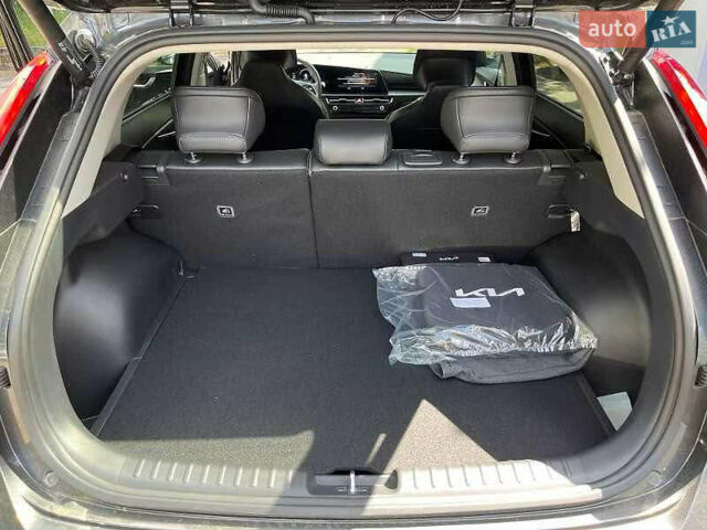 Сірий Кіа Niro, об'ємом двигуна 0 л та пробігом 40 тис. км за 26950 $, фото 17 на Automoto.ua