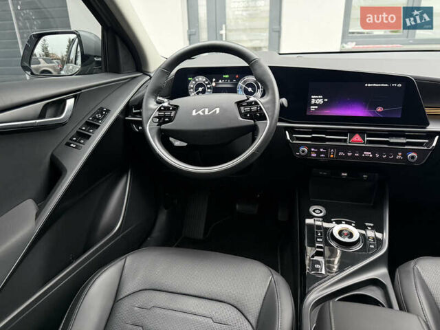 Серый Киа Niro, объемом двигателя 0 л и пробегом 54 тыс. км за 26700 $, фото 86 на Automoto.ua