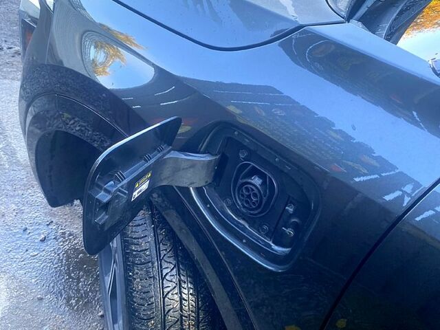 Серый Киа Niro, объемом двигателя 1.6 л и пробегом 14 тыс. км за 33000 $, фото 1 на Automoto.ua