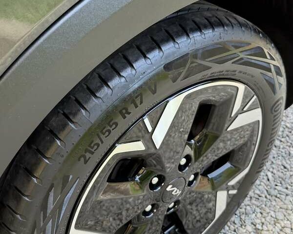 Сірий Кіа Niro, об'ємом двигуна 0 л та пробігом 42 тис. км за 25950 $, фото 25 на Automoto.ua