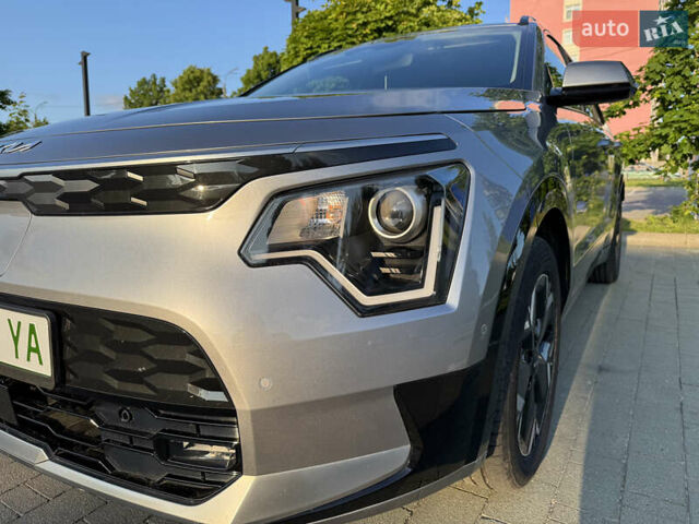 Серый Киа Niro, объемом двигателя 0 л и пробегом 49 тыс. км за 23600 $, фото 26 на Automoto.ua