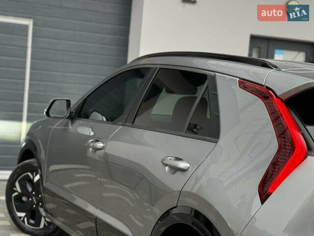 Серый Киа Niro, объемом двигателя 0 л и пробегом 54 тыс. км за 26700 $, фото 39 на Automoto.ua