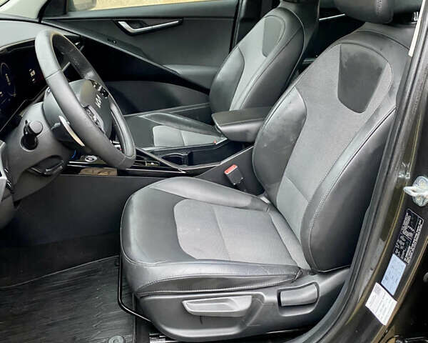 Серый Киа Niro, объемом двигателя 0 л и пробегом 122 тыс. км за 24500 $, фото 39 на Automoto.ua