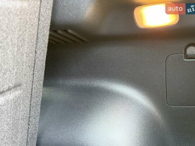 Сірий Кіа Niro, об'ємом двигуна 0 л та пробігом 42 тис. км за 25950 $, фото 150 на Automoto.ua