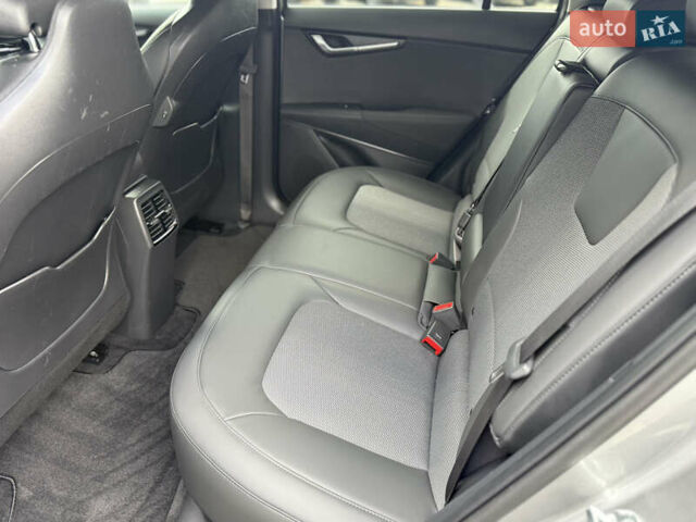 Сірий Кіа Niro, об'ємом двигуна 0 л та пробігом 35 тис. км за 23900 $, фото 81 на Automoto.ua