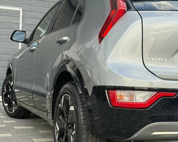 Сірий Кіа Niro, об'ємом двигуна 0 л та пробігом 35 тис. км за 23900 $, фото 35 на Automoto.ua