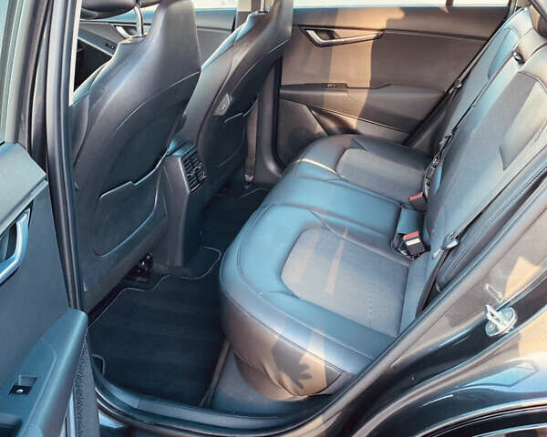 Серый Киа Niro, объемом двигателя 0 л и пробегом 45 тыс. км за 23300 $, фото 13 на Automoto.ua