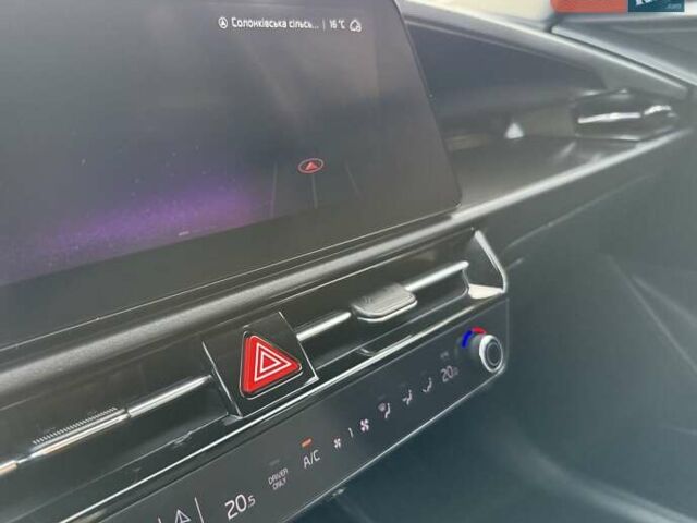 Сірий Кіа Niro, об'ємом двигуна 0 л та пробігом 42 тис. км за 25950 $, фото 121 на Automoto.ua