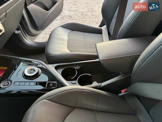 Серый Киа Niro, объемом двигателя 0 л и пробегом 34 тыс. км за 24000 $, фото 13 на Automoto.ua