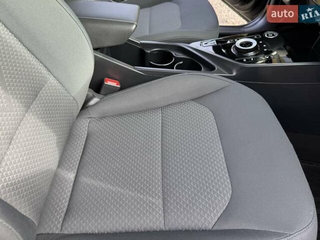 Сірий Кіа Niro, об'ємом двигуна 0 л та пробігом 42 тис. км за 25950 $, фото 90 на Automoto.ua