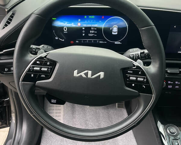 Серый Киа Niro, объемом двигателя 0 л и пробегом 43 тыс. км за 26700 $, фото 18 на Automoto.ua