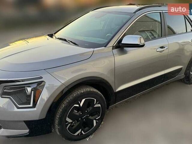 Серый Киа Niro, объемом двигателя 0 л и пробегом 34 тыс. км за 24000 $, фото 2 на Automoto.ua