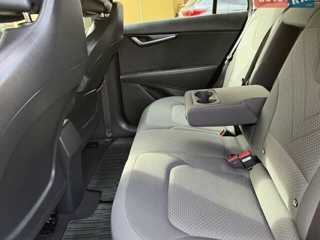 Сірий Кіа Niro, об'ємом двигуна 0 л та пробігом 42 тис. км за 25950 $, фото 123 на Automoto.ua