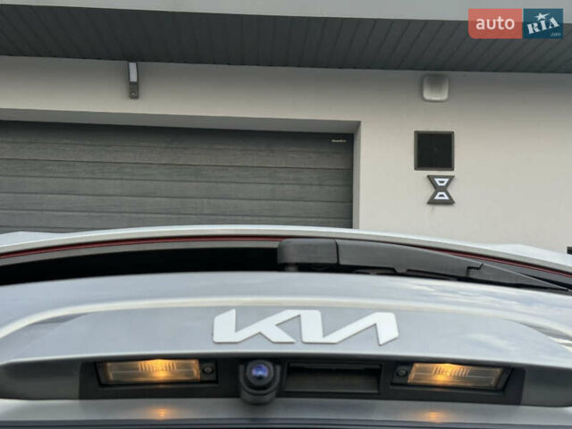Сірий Кіа Niro, об'ємом двигуна 0 л та пробігом 35 тис. км за 23900 $, фото 44 на Automoto.ua