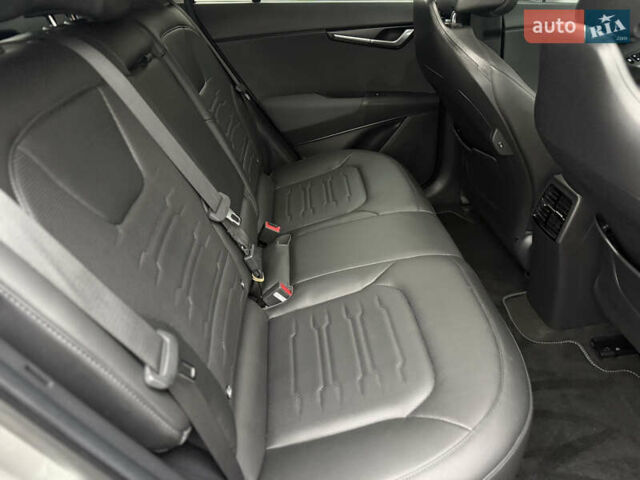 Серый Киа Niro, объемом двигателя 0 л и пробегом 54 тыс. км за 26700 $, фото 94 на Automoto.ua